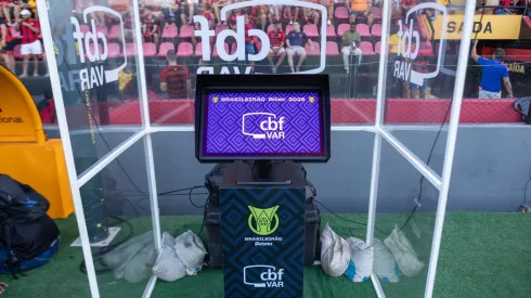 Sala de arbitragem por de vídeo VAR (recurso de vídeo) vista antes da partida entre Sport e Botafogo no estádio Ilha do Retiro pelo campeonato Brasileiro A 2025. Foto: Rafael Vieira/AGIF