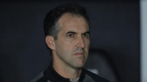 Tecnico do Ceara durante partida contra o Vasco no estadio Sao Januario pelo campeonato Brasileiro A 2025. Foto: Thiago Ribeiro/AGIF