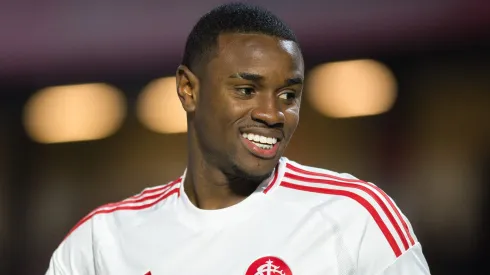 Ricardo Mathias jogador do Internacional comemora seu gol durante partida contra o Bragantino no estadio Cicero De Souza Marques pelo campeonato Brasileiro A 2025.