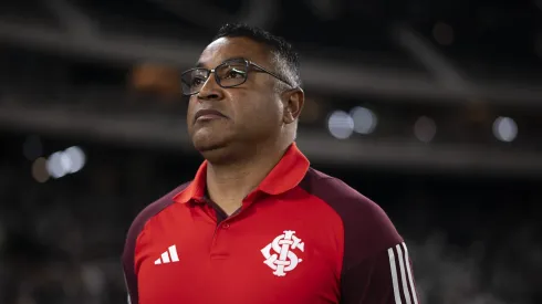 Roger Machado tecnico do Internacional durante partida contra o Botafogo no estadio Engenhao pelo campeonato Brasileiro A 2024.