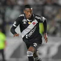 Robert Renan é examinado após confronto com Flamengo e pode desfalcar o Vasco contra o Bahia