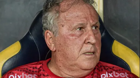 RJ – RIO DE JANEIRO – 27/12/2023 – AMISTOSO, TIME DAS ESTRELAS – Zico jogador do time Vermelho durante partida contra o time branco no estadio Maracana pelo Jogo das Estrelas 2023. Foto: Thiago Ribeiro/AGIF