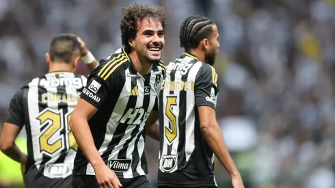 MG – BELO HORIZONTE – 14/09/2025 – BRASILEIRO A 2025, ATLETICO-MG X SANTOS – Igor Gomes jogador do Atletico-MG comemora seu gol durante partida contra o Santos no estadio Arena MRV pelo campeonato Brasileiro A 2025. Foto: Gilson Lobo/AGIF