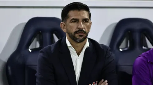 Emiliano Diaz técnico do Corinthians durante partida contra o Palmeiras no estádio Arena Barueri pelo campeonato Brasileiro A 2025. Foto: Fabio Giannelli/AGIF