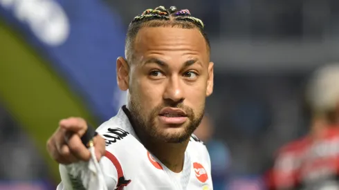 Neymar Jr jogador do Santos durante partida no estadio Vila Belmiro pelo campeonato Brasileiro A 2025.
