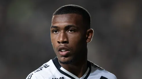 Rayan segue no Vasco.