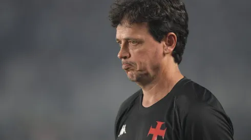 RJ – RIO DE JANEIRO – 24/09/2025 – BRASILEIRO A 2025, VASCO X BAHIA – Fernando Diniz tecnico do Vasco durante partida contra o Bahia no estadio Sao Januario pelo campeonato Brasileiro A 2025. Foto: Thiago Ribeiro/AGIF