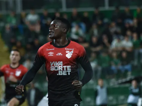 Internacional prepara oferta por Kevin Viveros, mas Athlético-PR não deve liberar