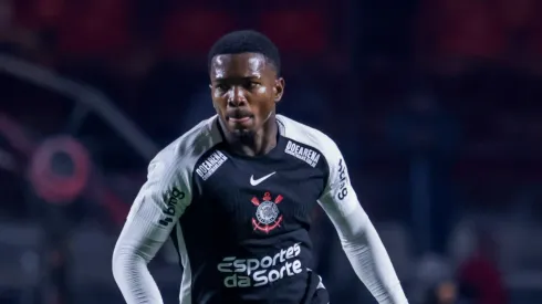 Cacá jogador do Corinthians durante partida contra o São Paulo no estádio Morumbi pelo campeonato Brasileiro A 2025. Foto: Marcello Zambrana/AGIF