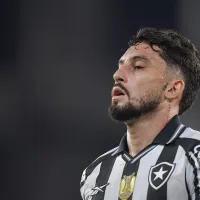 Alex Telles comenta sobre problema no Botafogo e prazo para retorno é revelado