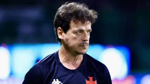 Fernando Diniz terá que modificar a defesa do Vasco contra o Vitória