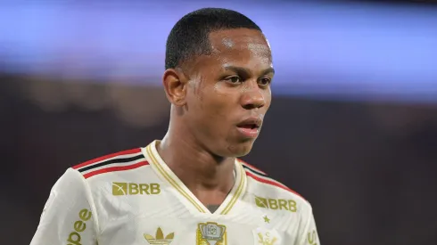 Wallace Yan vive momento ruim no Flamengo.