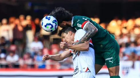 São Paulo reclamou de uma possível falta em Tapia.