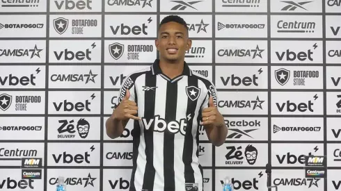 Jordan Barrera deixa jogo chorando por lesão (Imagem: Vítor Silva/Botafogo)