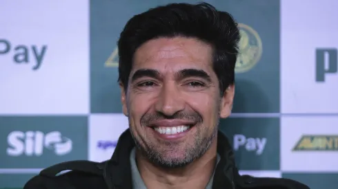 Abel Ferreira fica 'encantado' com zagueiro do Palmeiras
