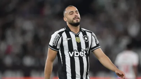 Arthur Cabral jogador do Botafogo durante partida contra o Bragantino no estadio Engenhao pelo campeonato Copa Do Brasil 2025. Foto: Thiago Ribeiro/AGIF