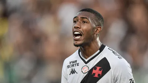 Rayan jogador do Vasco comemora seu gol durante partida contra o Vitoria no estádio São Januário pelo campeonato Brasileiro A 2025. Foto: Thiago Ribeiro/AGIF