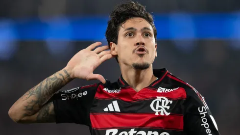 RJ – RIO DE JANEIRO – 18/09/2025 – COPA LIBERTADORES 2025, FLAMENGO X ESTUDIANTES – Pedro jogador do Flamengo comemora seu gol durante partida contra o Estudiantes no estadio Maracana pelo campeonato Copa Libertadores 2025. Foto: Jorge Rodrigues/AGIF