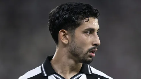 Santi Rodríguez celebra boa atuação pelo Botafogo