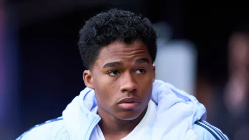 PAMPLONA, SPAIN – FEBRUARY 15: Endrick Felipe of Real Madrid looks on prior to the LaLiga match between CA Osasuna and Real Madrid CF at Estadio El Sadar on February 15, 2025 in Pamplona, Spain. (Photo by Juan Manuel Serrano Arce/Getty Images)