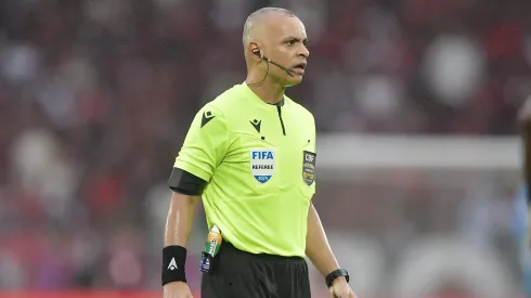 O arbitro Wilton Pereira Sampaio durante partida entre Flamengo e Palmeiras no estadio Maracana pelo campeonato Brasileiro A 2025. Foto: Thiago Ribeiro/AGIF