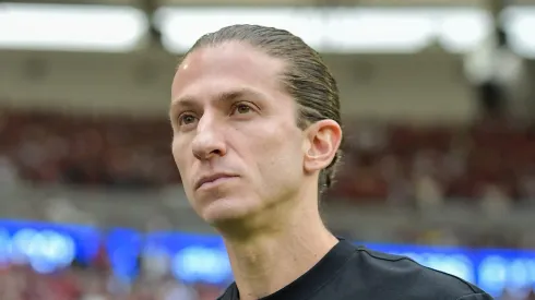 Filipe Luis técnico do Flamengo durante partida contra o Gremio no estadio Maracana pelo campeonato Brasileiro A 2025. Foto: Thiago Ribeiro/AGIF