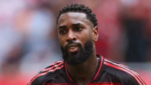 Gerson em campo pelo Flamengo. (Photo by Michael Reaves/Getty Images)