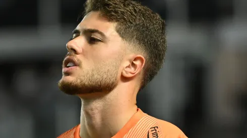 Felipe Longo deve ser titular em Vitória x Corinthians. Foto: Jota Erre/AGIF