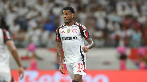 Cleiton jogador do Flamengo durante partida contra o Bahia no estadio Fonte Nova pelo campeonato Brasileiro A 2025. Foto: Jhony Pinho/AGIF