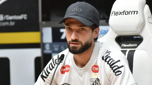 Lautaro Diaz durante sua apresentacao oficial como jogador do Santos em coletiva de imprensa realizada no Vila Belmiro.