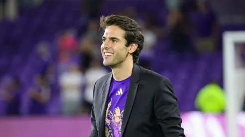 O Orlando City SC homenageia Kaká como o primeiro jogador a integrar o Legends' Terrace durante uma cerimônia após o jogo no Estádio Inter&Co em 6 de julho de 2024, em Orlando, Flórida. (Foto de Alex Menendez/Getty Images)