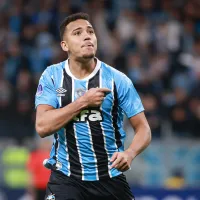 Mano Menezes toma nova decisão sobre Gustavo Martins no Grêmio e jogador irá para lateral