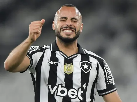 Arthur Cabral volta a ficar à disposição do Botafogo