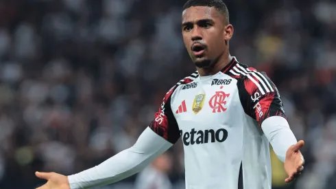 Samuel Lino bastante criticado após Fortaleza x Flamengo. Foto: Baggio Rodrigues/AGIF