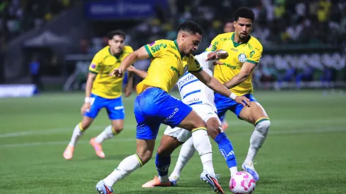 Vitor Roque em Palmeiras x Cruzeiro pelo Brasileirão 2025. Foto: Ettore Chiereguini/AGIF