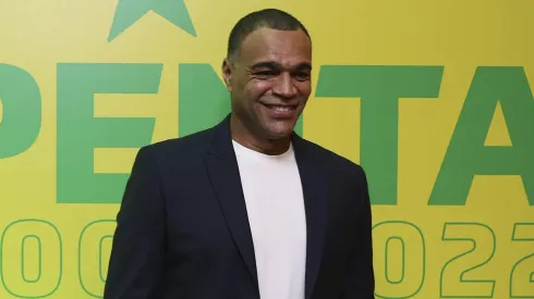 Denílson durante evento do título da Copa do Mundo de 2002.