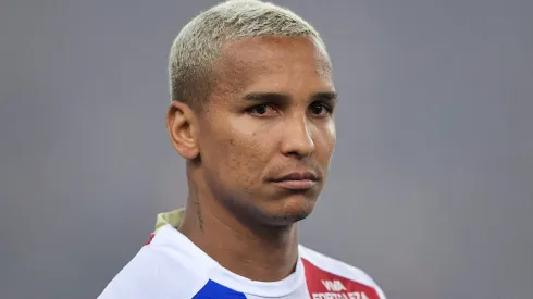 Deyverson durante confronto contra o Flamengo no primeiro turno do Campeonato Brasileiro de 2025.