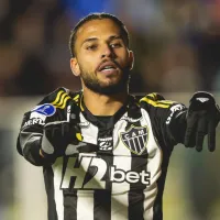 Alexsander tem situação atualizada no Atlético-MG e volante não estava 100% após lesão, afirma Lucas Tanaka
