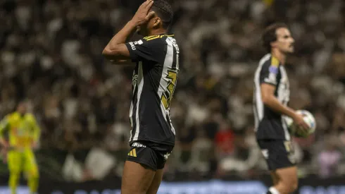 MG – BELO HORIZONTE – 28/10/2025 – COPA SUL-AMERICANA 2025, ATLETICO-MG X INDEPENDIENTE DEL VALLE – Rony jogador do Atletico-MG durante partida contra o Independiente del Valle no estadio Arena MRV pelo campeonato Copa Sul-americana 2025. Foto: Fernando Moreno/AGIF