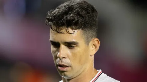 Oscar jogador do Sao Paulo lamenta durante partida contra o Bragantino no estadio Cicero De Souza Marques pelo campeonato Brasileiro A 2025. Foto: Joisel Amaral/AGIF