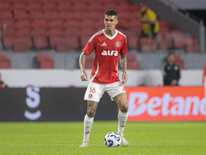 Torcida cobra melhora de Richard no Internacional