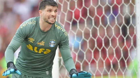 Tiago Volpi goleiro do Gremio durante partida contra o Flamengo no estadio Maracana pelo campeonato Brasileiro A 2025.
