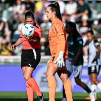 Nicole, goleira do Corinthians, retoma atividades no CT após lesão na final da Libertadores Feminina