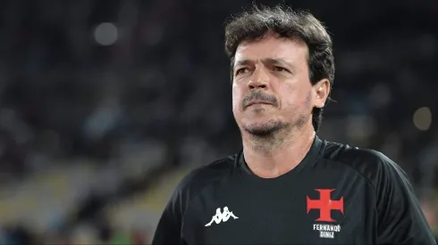 RJ – RIO DE JANEIRO – 20/10/2025 – BRASILEIRO A 2025, VASCO X FLUMINENSE – Fernando Diniz tecnico do Vasco durante partida contra o Fluminense no estadio Maracana pelo campeonato Brasileiro A 2025. Foto: Thiago Ribeiro/AGIF