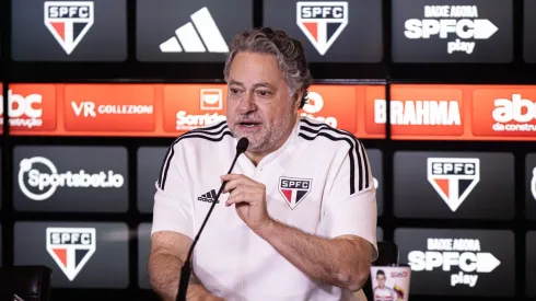 SP – SAO PAULO – 01/08/2023 – SAO PAULO, APRESENTACAO JAMES RODRIGUEZ – O presidente Julio Casares fala aos jornalistas durante apresentacao oficial de James Rodriguez como jogador do Sao Paulo em coletiva de imprensa realizada no CT Barra Funda. Foto: Abner Dourado/AGIF