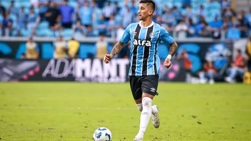 Cristian Olivera jogador do Gremio durante partida contra o Santos no estadio Arena do Gremio pelo campeonato Brasileiro A 2025.