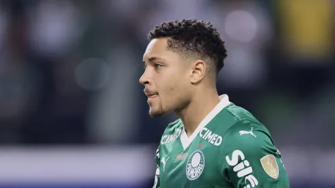 Vitor Roque deu uma bela assistência.