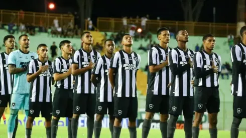 Delegação do Botafogo Sub-17 enfrenta tiroteio no Rio. Foto: Henrique Lima / Botafogo
