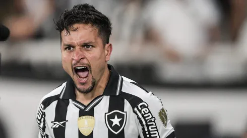 Artur será titular novamente no Botafogo.