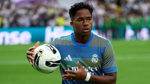 MADRID, SPAIN – OCTOBER 26: Endrick Felipe Moreira of Real Madrid warms up prior to the LaLiga EA Sports match between Real Madrid CF and FC Barcelona at Estadio Santiago Bernabeu on October 26, 2025 in Madrid, Spain. (Photo by Angel Martinez/Getty Images)